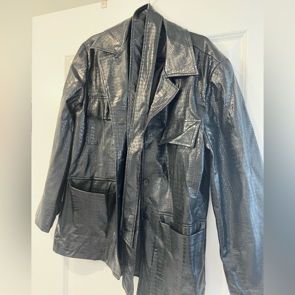 LIONESS Crocodile Faux Leather Blazer in Size Small/ Black - Picture 2 of 3